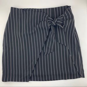 Leith pin striped mini skirt side zip front tie XS